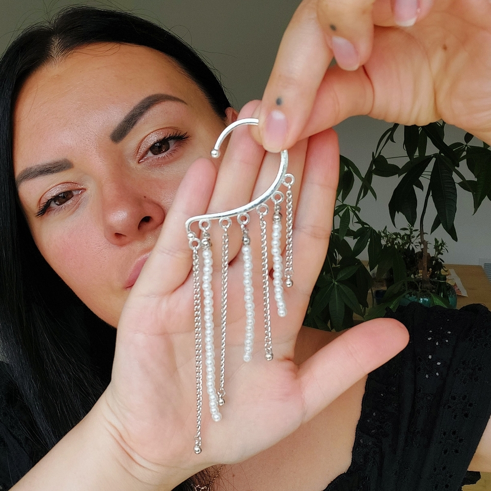 Brand New silver mono ear cuff with pearls for both ears - Picture 4 of 7